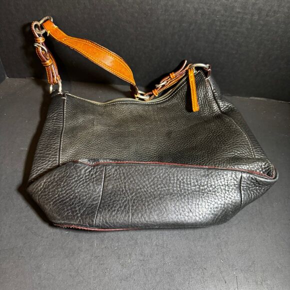 Black Vintage Coach Purse [Item 0056] - Picture 5 of 9